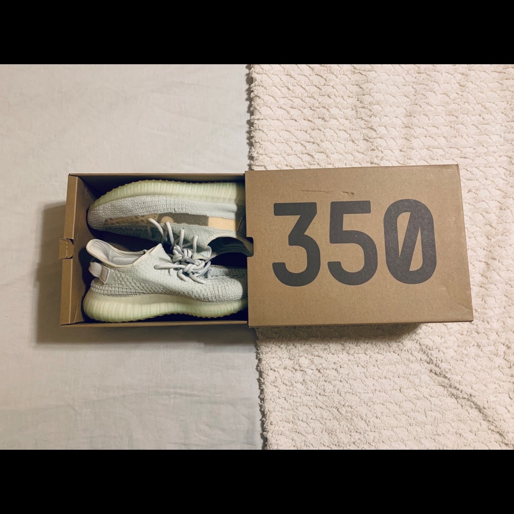 Yeezy Boost 350 Hyperspace